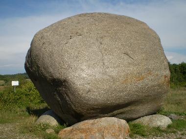 Gr��ter Findling  SH  in Kreuzfeld bei Malente gefunden