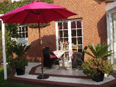 Kleine Westterrasse zum Entspannen und Relaxen