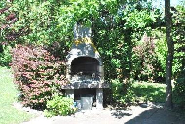 Au�en-Grill direkt an der Terrasse