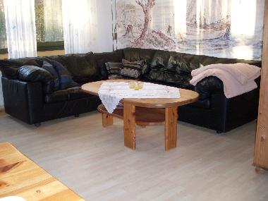 Sitzbereich mit Ledereckcouch