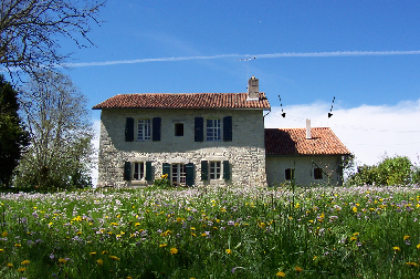 Ferienhaus in Aubeterre-sur-Dronne (Charente) oder Ferienwohnung oder Ferienhaus