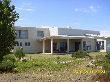 Terasse, Wohnzimmer und Schlafzimmer rechts au�en