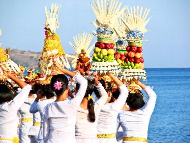 Der Strand neben der Villa, wo balinesischen Zeremonien stattfinden, ist seit jeher ein heiliger Ort