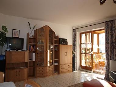 Wohnzimmer, rechts geht's zum Wintergarten