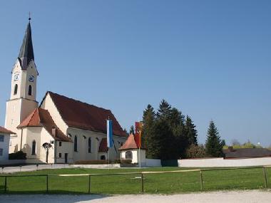 die Kirche von Bayerbach