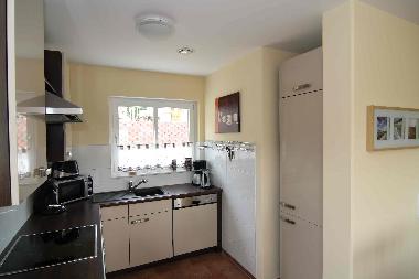 Komfortable Nobilia-K�che mit kompletter Ausstattung