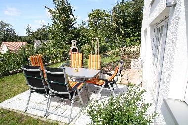 Terrasse mit Kettler-M�beln und Grill 