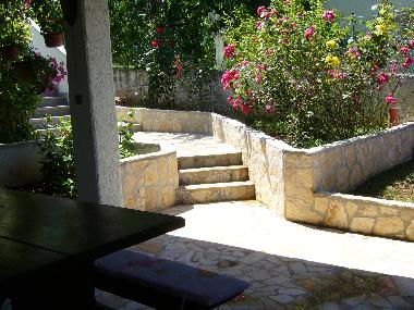 �berdachte Terrasse zum Grillen