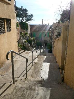 Der Weg �ber romantische Treppen zum Meer