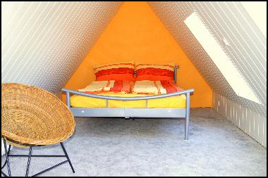 Schlafzimmer im gem�tlichen Dachgeschoss