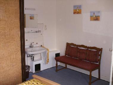 Waschbecken im Sonnenzimmer