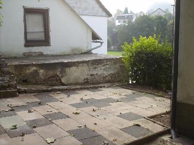 Terasse (Wand ist inzwischen verputzt)