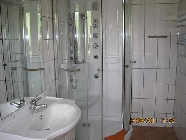 Bad mit Dampfsauna Wohnung 1