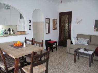 Wohnzimmer Blick zur Flurtr