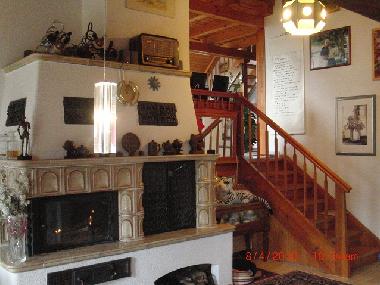 Kamin mit Aufgang zum WZ