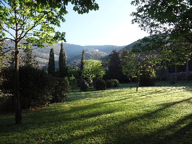 Schloss / Burg in Campello sul Clitunno (Perugia) oder Ferienwohnung oder Ferienhaus