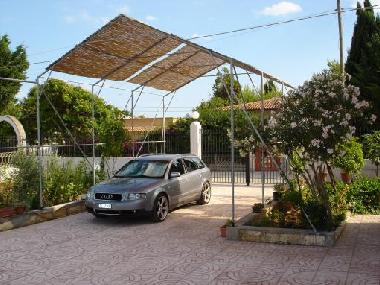 Abschliessbarer Carport