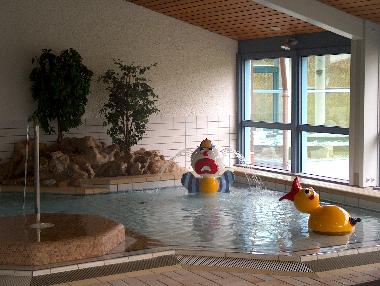 Kinderbecken in der Sonnen-Therne Eging am See (ca. 10 km)