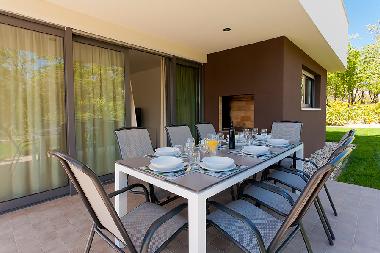 Villa in Karigador (Istarska) oder Ferienwohnung oder Ferienhaus