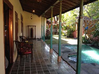 Der 8 m lange Pool macht Lust aufs Schwimmen