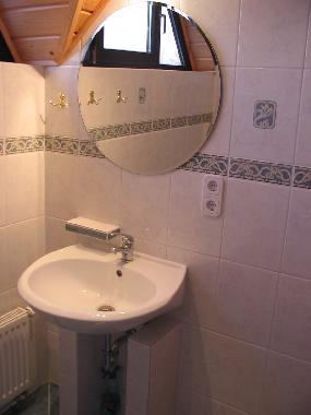 Eins von 2 Duschb�dern in der Villa Rena