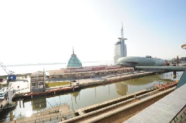 der fantastische Ausblick ber die Havenwelten und die Weser