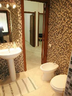 Bad mit Dusche/ WC/ Bidet