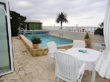 Der Pool ist solar - beheizt, und hat eine Gr�sse von 7,5 x 3,5m