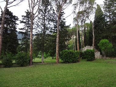 Schloss / Burg in Campello sul Clitunno (Perugia) oder Ferienwohnung oder Ferienhaus