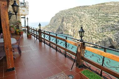 Large terrace to the seaside