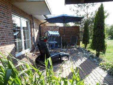 Terrasse mit Strandkorb