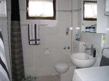 Badezimmer Appartement Unten