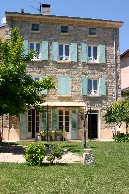 Ferienhaus in SOUCIEU EN JARREST (Rh�ne) oder Ferienwohnung oder Ferienhaus