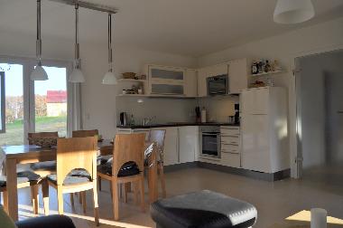 moderne Einbaukche mit Herd, Ceranfeld, Mikrowelle, Geschirrsplmaschine, Khlschrank, Eisfach,...