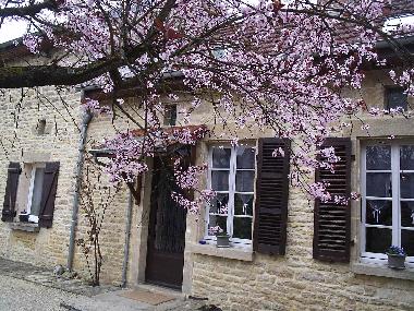 Ferienhaus in SENNEVOY LE BAS (Yonne) oder Ferienwohnung oder Ferienhaus