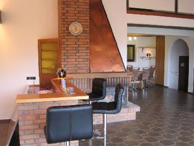 Bar + Kamin
