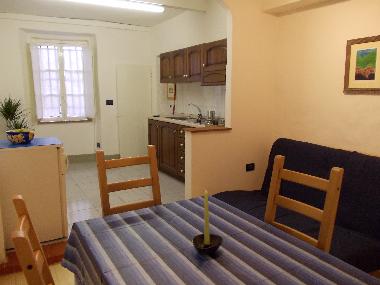 Kueche, Esszimmer und Couch