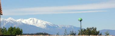 Schneebedeckte Canigou (Pyren�en) Blick vom Balkon