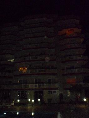 Hausansicht im Dunkeln 