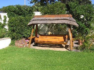 Constantia Cottages - Hauptgarten / Gartenschaukel