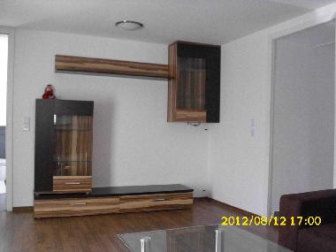 Wohnzimmer mit Satellitenfernsehn. (Bild 2)