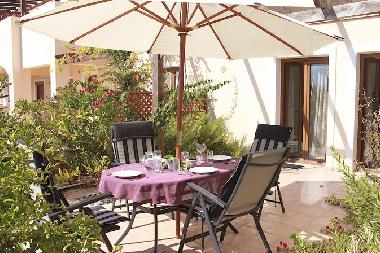 Das Apartment Meerblick verf�gt �ber einen eigenen Garten und eine sch�ne Terrasse.