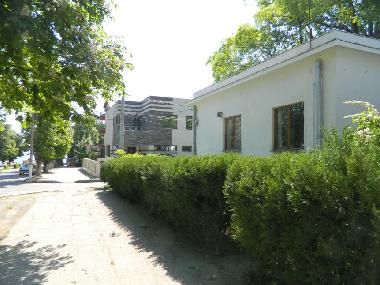 Die Villa, in einem kleinen Villas Quartier