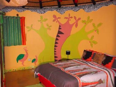 Schlafraum mit Queensize-Doppelbett