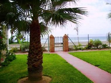 einer von mehreren direkten Zug�ngen zum Strand