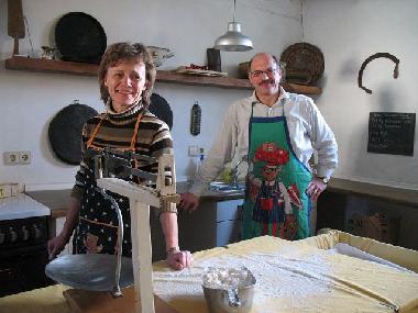 Beim Brot-und Pizzabacken