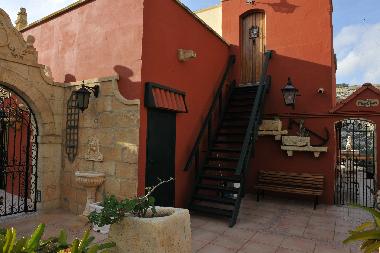 Terrace to the backside of the house