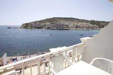 Large balcony with fantastic seaview!