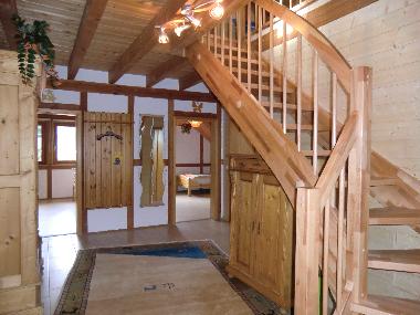 Von der FeWo-Diele im OG f�hrt die Treppe ins Dachgeschoss (DG)