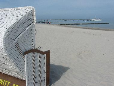 kostenloser Strandkorb am Meer